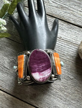 Load image into Gallery viewer, Andy Cadman Sterling Silver Purple Orange Spiny Oyster Cuff Bracelet. Navajo