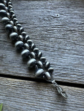Load image into Gallery viewer, Sterling Silver 5mm 6mm 8mm Pearls Bead Bracelet. 7 Inch