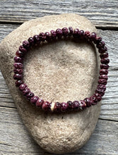 Load image into Gallery viewer, Purple Spiny Oyster Shell 7 Inch Stretch Bead Bracelet Gift