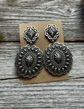 Load image into Gallery viewer, Navajo Native American Sterling Silver Stamped Handmade Earrings T O White