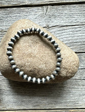 Load image into Gallery viewer, 6mm 7 Inch Stretch Sterling Silver Oxidized Pearls Bead Bracelet Southwestern