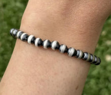 Load image into Gallery viewer, 6mm 7 Inch Stretch Sterling Silver Oxidized Pearls Bead Bracelet Southwestern
