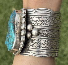 Load image into Gallery viewer, Native American Sterling Silver Turquoise Nugget Cuff Bracelet. CY