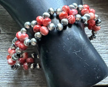 Load image into Gallery viewer, Floral Sterling Silver Red Spiny Oyster Pearls Bead Bracelet. 7 Inch
