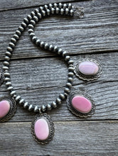 Load image into Gallery viewer, Sunshine Reeves 925 Sterling Silver Pink Conch Pearls Necklace Handmade Navajo