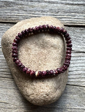Load image into Gallery viewer, Purple Spiny Oyster Shell 7 Inch Stretch Bead Bracelet Gift