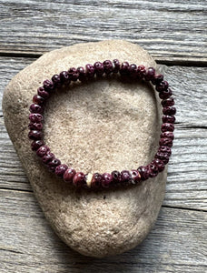 Purple Spiny Oyster Shell 7 Inch Stretch Bead Bracelet Gift