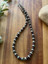 Load image into Gallery viewer, Southwestern Sterling Silver Purple Spiny Oyster Pearls Bead Necklace 20 inch