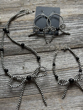 Load image into Gallery viewer, Bow Sterling Silver Black Onyx 4mm Pearls Bead Necklace Earrings Bracelet Set