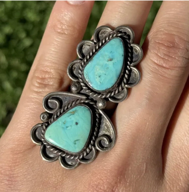 Vintage Navajo Native American 925 Sterling Silver Turquoise Ring. Size 7.5