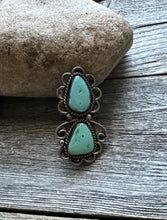 Load image into Gallery viewer, Vintage Navajo Native American 925 Sterling Silver Turquoise Ring. Size 7.5