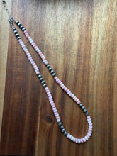Load image into Gallery viewer, Sterling silver pink conch bead necklace 18 inch