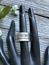 Load image into Gallery viewer, Mens Navajo 925 Sterling Silver Stamped Band Ring. Size 13.5 Handmade. RE