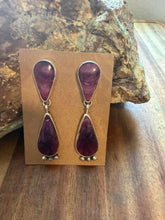 Load image into Gallery viewer, Navajo sterling silver purple spiny oyster earrings