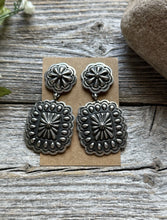 Load image into Gallery viewer, Navajo Native American Sterling Silver Stamped Handmade Earrings T O White