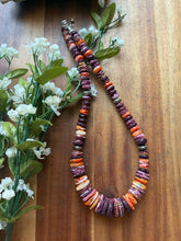 Load image into Gallery viewer, graduated purple/orange spiny oyster bead necklace