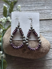 Load image into Gallery viewer, Sterling Silver Purple Spiny Oyster W Pearls Bead Loop Earrings.