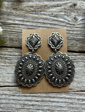 Load image into Gallery viewer, Navajo Native American Sterling Silver Stamped Handmade Earrings T O White