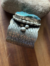 Load image into Gallery viewer, Native American Sterling Silver Turquoise Nugget Cuff Bracelet. CY