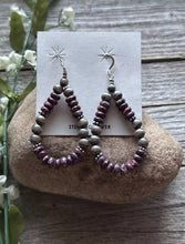 Load image into Gallery viewer, Sterling Silver Purple Spiny Oyster W Pearls Bead Loop Earrings.