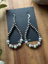 Load image into Gallery viewer, Sterling Silver Freshwater Pearl Pearls Bead Loop Hoop Earrings