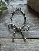 Load image into Gallery viewer, Bow Sterling Silver Pearls Bead Bracelet. 7 Inch. Gift