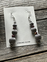 Load image into Gallery viewer, Southwestern SterlingSilver Purple Spiny  Oyster Corrugated Pearls Bead Earrings