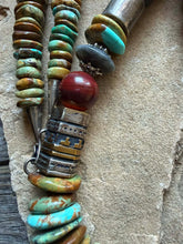Load image into Gallery viewer, Vtg authentic T and R Singer necklace turquoise graduated