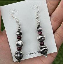 Load image into Gallery viewer, Southwestern SterlingSilver Purple Spiny  Oyster Corrugated Pearls Bead Earrings