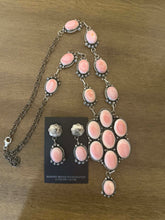Load image into Gallery viewer, Navajo sterling silver pink conch necklace earrings KY