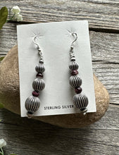 Load image into Gallery viewer, Southwestern SterlingSilver Purple Spiny  Oyster Corrugated Pearls Bead Earrings