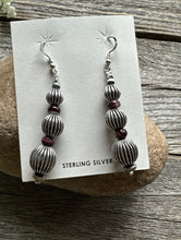 Load image into Gallery viewer, Southwestern SterlingSilver Purple Spiny  Oyster Corrugated Pearls Bead Earrings