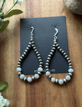 Load image into Gallery viewer, Sterling Silver Freshwater Pearl Pearls Bead Loop Hoop Earrings