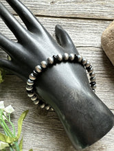 Load image into Gallery viewer, Black Onyx 6mm 7 Inch 925 Sterling Silver Pearls Bead Bracelet