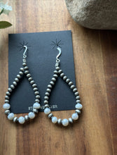 Load image into Gallery viewer, Sterling Silver Freshwater Pearl Pearls Bead Loop Hoop Earrings