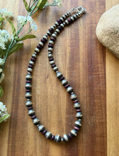 Load image into Gallery viewer, Southwestern Sterling Silver Purple Spiny Oyster Pearls Bead Necklace 20 inch