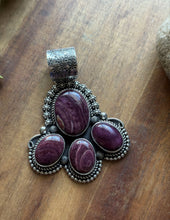 Load image into Gallery viewer, Native American Navajo Sterling Silver Purple Spiny Oyster Pendant Etta Enditto