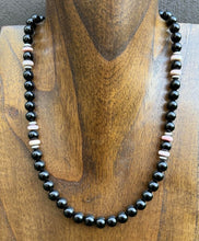 Load image into Gallery viewer, Sterling Silver Black Onyx Pink Conch Bead Necklace. 18 Inch Gift