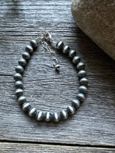 Load image into Gallery viewer, 7mm 7 Inch 925 Sterling Silver Oxidized Pearls Bead Bracelet Southwestern