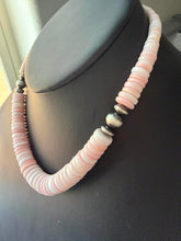 Load image into Gallery viewer, Sterling silver pink conch graduated necklace 18 inch