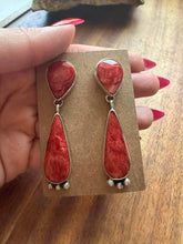 Load image into Gallery viewer, Navajo sterling orange spiny oyster earrings