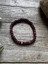 Load image into Gallery viewer, Purple Spiny Oyster Shell 7 Inch Stretch Bead Bracelet Gift