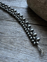 Load image into Gallery viewer, Sterling Silver 5mm 6mm 8mm Pearls Bead Bracelet. 7 Inch