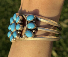 Load image into Gallery viewer, Native American Sterling Silver Blue Turquoise Cluster Cuff Bracelet RB