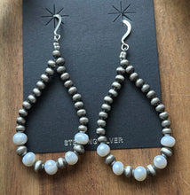 Load image into Gallery viewer, Sterling Silver Freshwater Pearl Pearls Bead Loop Hoop Earrings