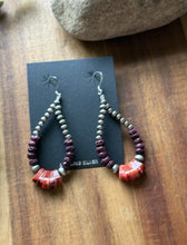Load image into Gallery viewer, Sterling Silver Purple Red Spiny Oyster Pearls Bead Loop Hoop Earrings. 3 Inch