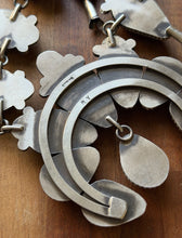 Load image into Gallery viewer, Navajo Sterling Silver Purple Spiny Oyster Squash Blossom Chain Necklace RY