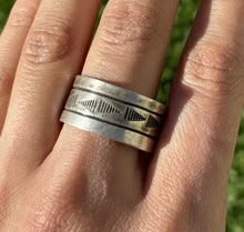 Load image into Gallery viewer, Mens Navajo 925 Sterling Silver Stamped Band Ring. Size 13.5 Handmade. RE