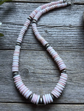 Load image into Gallery viewer, Sterling Silver Graduated Pink Conch Pearls Bead Necklace 18 Inch
