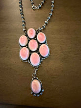 Load image into Gallery viewer, Navajo sterling silver pink conch cluster pendant necklace